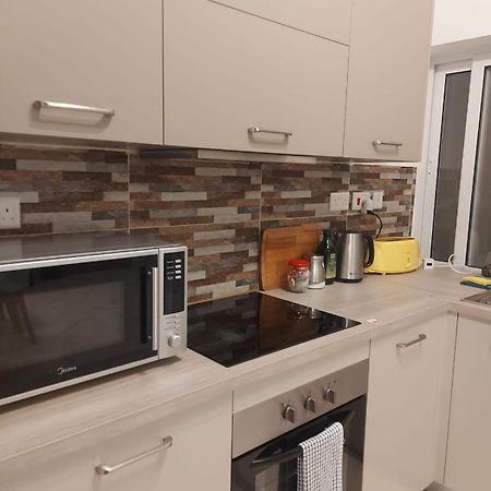 Central Apartment In Swieqi Is-Swieqi Exterior foto