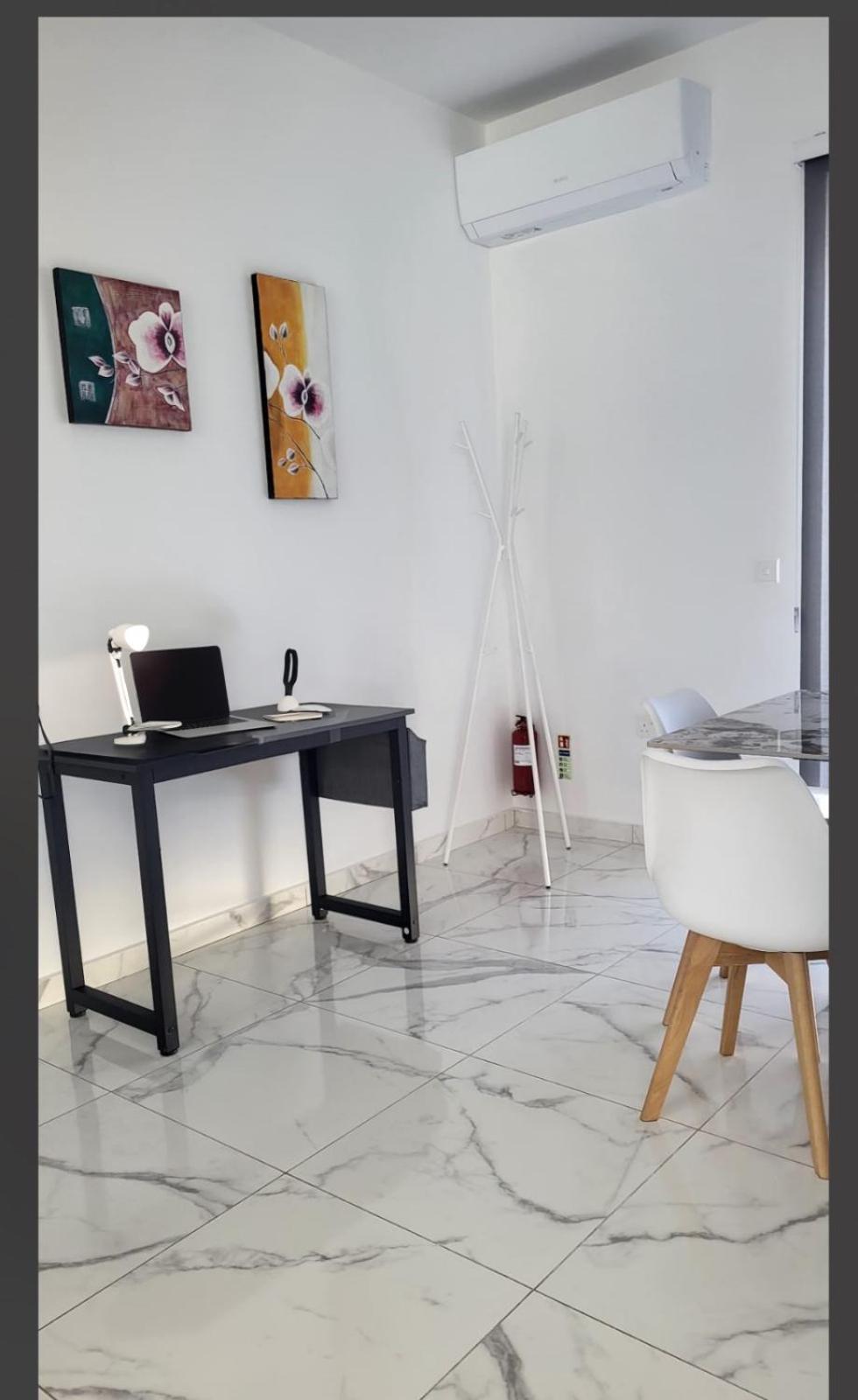 Central Apartment In Swieqi Is-Swieqi Exterior foto