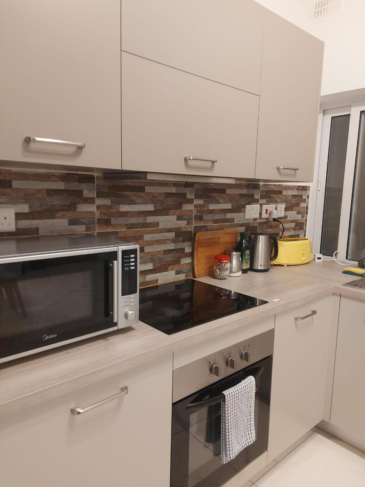 Central Apartment In Swieqi Is-Swieqi Exterior foto