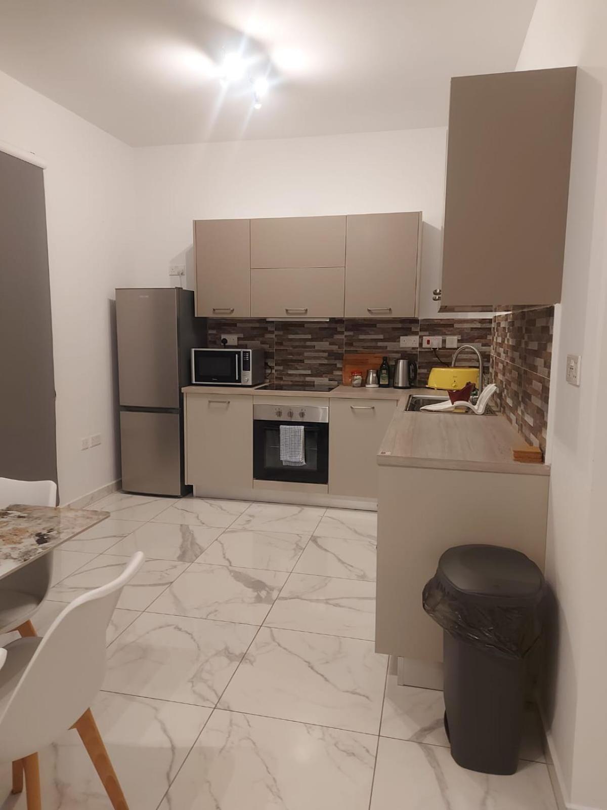 Central Apartment In Swieqi Is-Swieqi Exterior foto